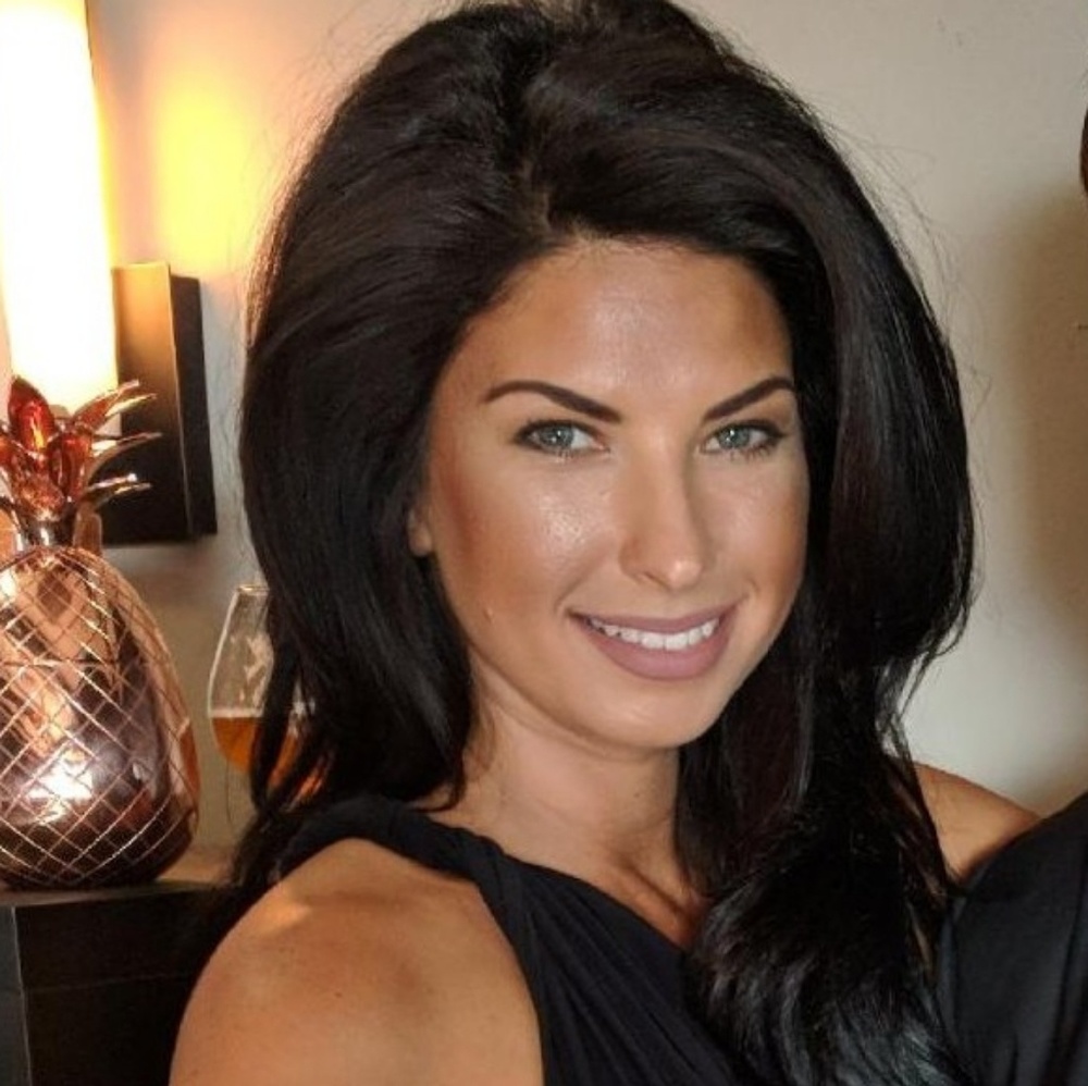 Meet your Posher, Karissa
